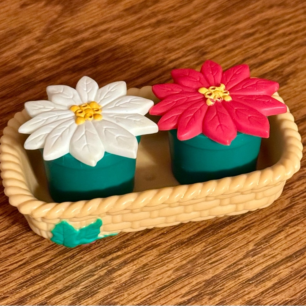 Mini poinsettia Salk & pepper shakers